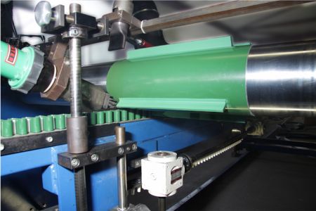 PVC-Transportband mit Stollen- und Wellenkanten